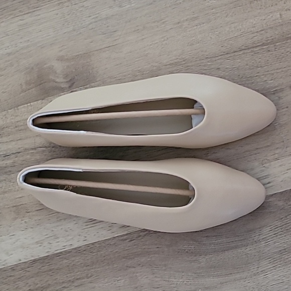 NIB Seychelles Dreamer Pointed Toe Flat Vegan Leather 6.5 Vachetta Beige - Picture 8 of 9